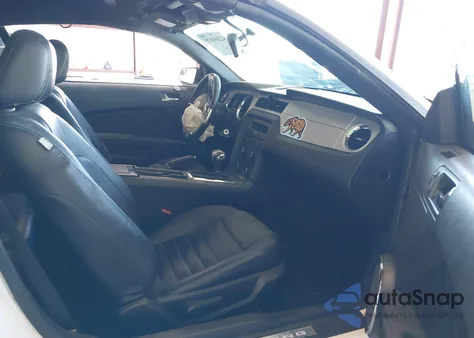 2011 Ford Mustang V6 Premium from USA, damaged, VIN 1ZVBP8EM4B5120370